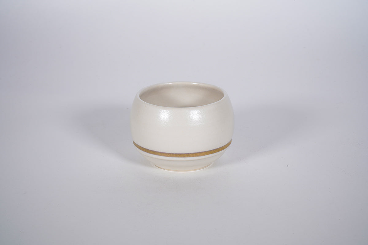 Sake cup with cream and gold - Sake cup with cream and gold